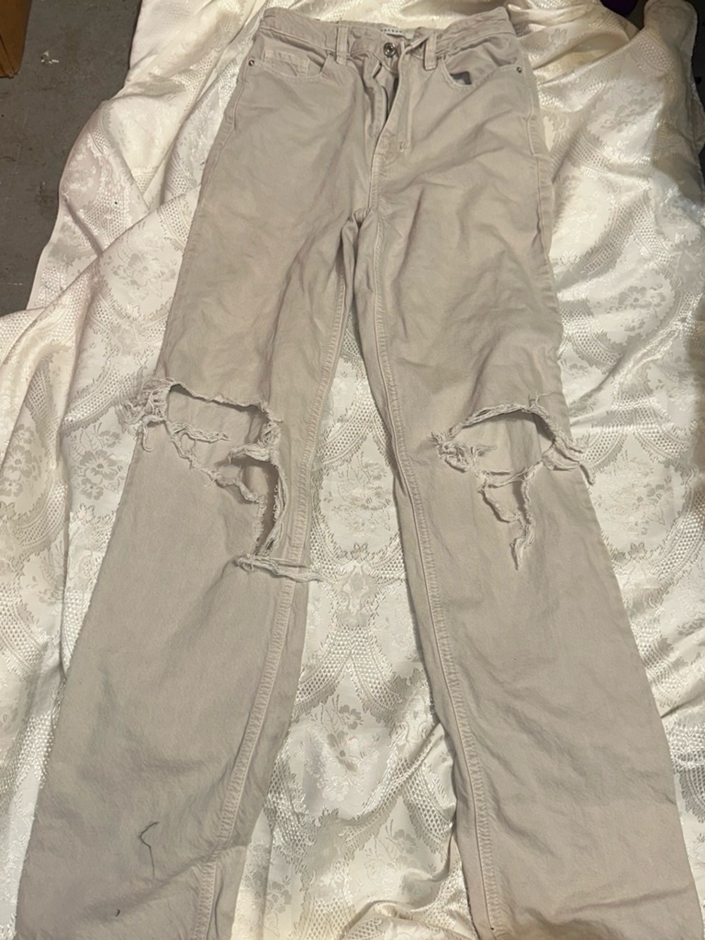 PacSun womens Distressed Knee Jeans - Light Beige